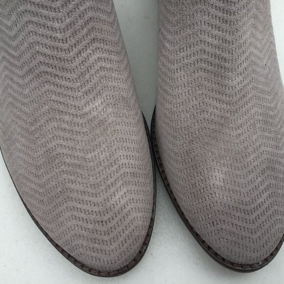 Lucky Brand FHUNA Titanium Suede Embossed Double Side Zip Block Heel Booties 10 - Picture 3 of 11